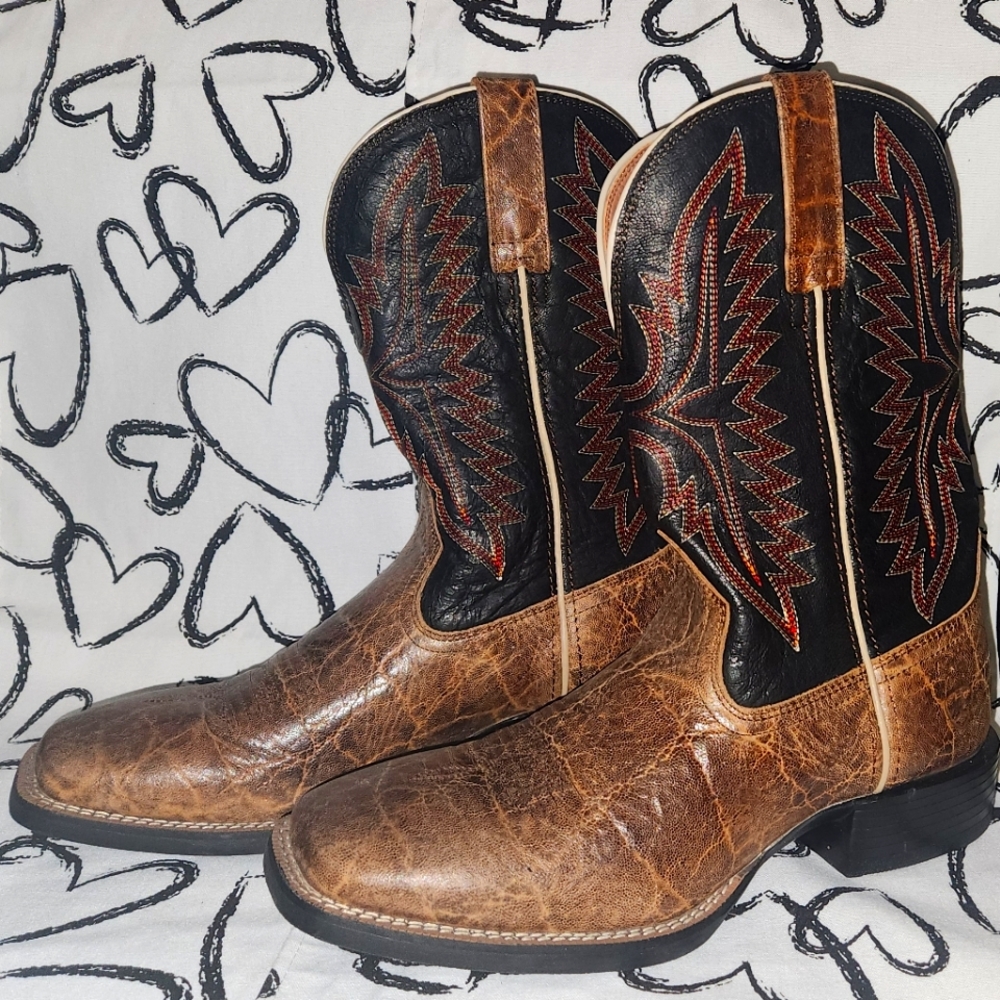 Ariat sport smokewagon western boot. Grizzly/elephant print